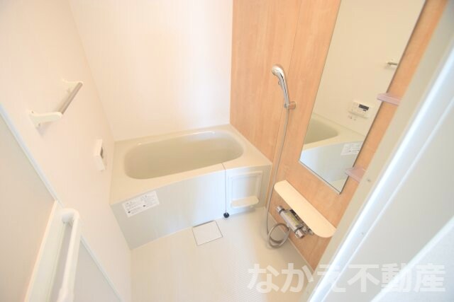 物件内観写真6　(コンパクトで使いやすいお風呂です)