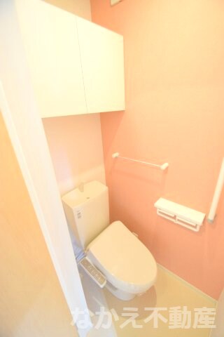 物件内観写真7　(ゆったりとした空間のトイレです)