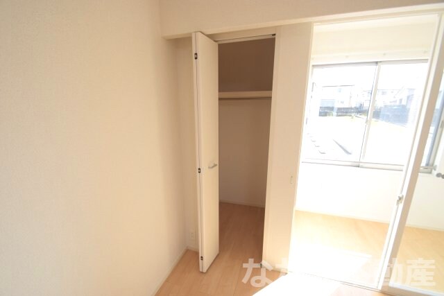 物件内観写真11　(収納スペース豊富です)
