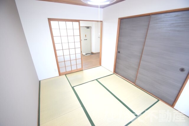 物件内観写真7　(明るい室内です)