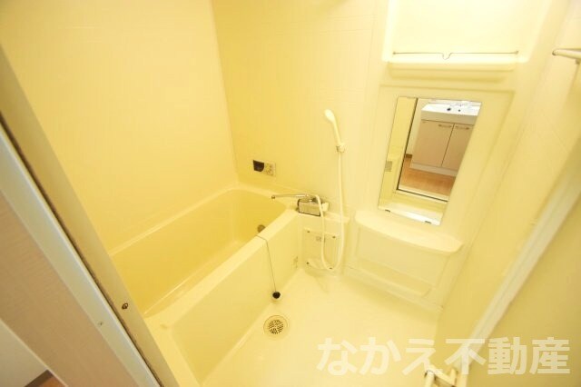 物件内観写真5　(日々の暮らしに欠かせないお風呂です)