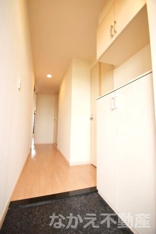 物件内観写真8　(落ち着いた玄関です)
