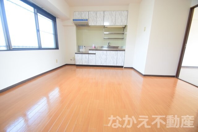 物件内観写真2　(使いやすい居間です)