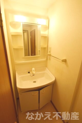 物件内観写真8　(脱衣スペースもあります)