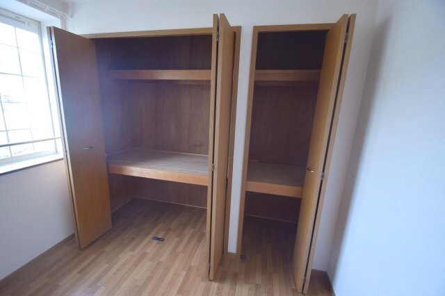 物件内観写真15　(たっぷりとした収納スペースです)