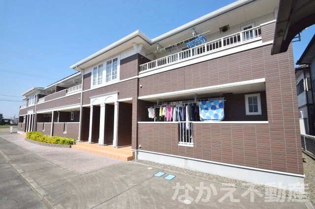 物件外観写真2　(きれいな外観です)