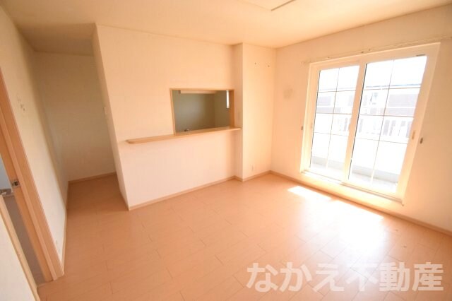 物件内観写真8　(使いやすい居間です)