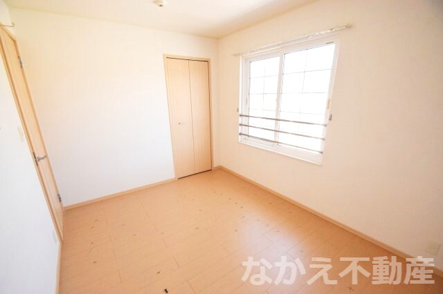 物件内観写真9　(こちらのリビングで趣味の時間をお楽しみください)