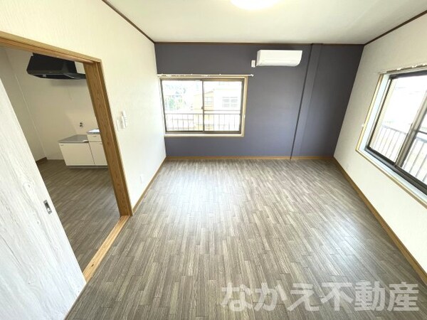 寝室(広くて明るい寝室)