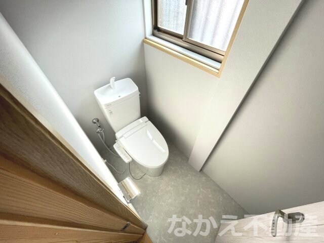 物件内観写真9　(コンパクトで使いやすいトイレです)