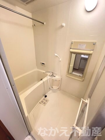 物件内観写真6　(日々の疲れを癒すお風呂付です)