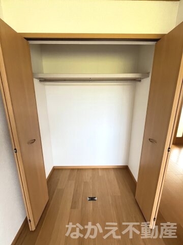 物件内観写真10　(小物を収納するのに便利です)