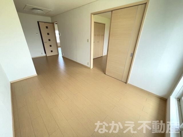 物件内観写真4　(ゆったり過ごせる居間です)