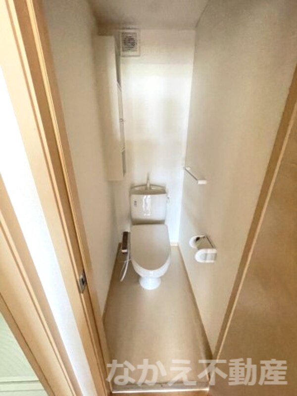 トイレ(落ち着いた色調のトイレです)