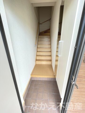 物件内観写真10　(落ち着いた玄関です)