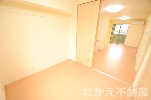 寝室(使い勝手のいい寝室です)