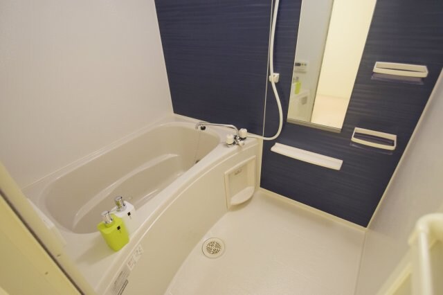 物件内観写真10　(コンパクトで使いやすいお風呂です)