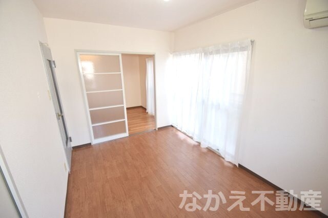 物件内観写真4　(使いやすい居間です)