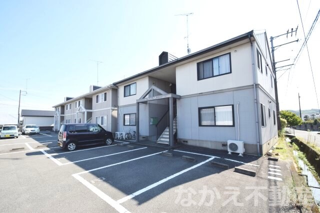 物件外観写真3　(きれいな外観です)