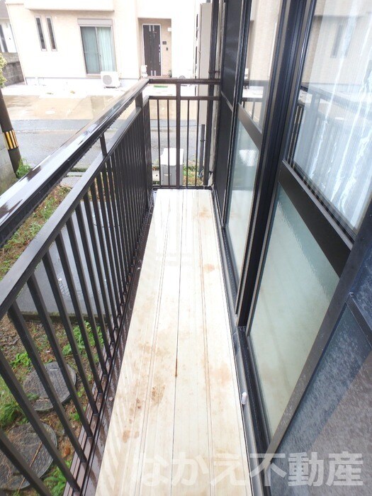 物件内観写真13　(広々としたバルコニーです)