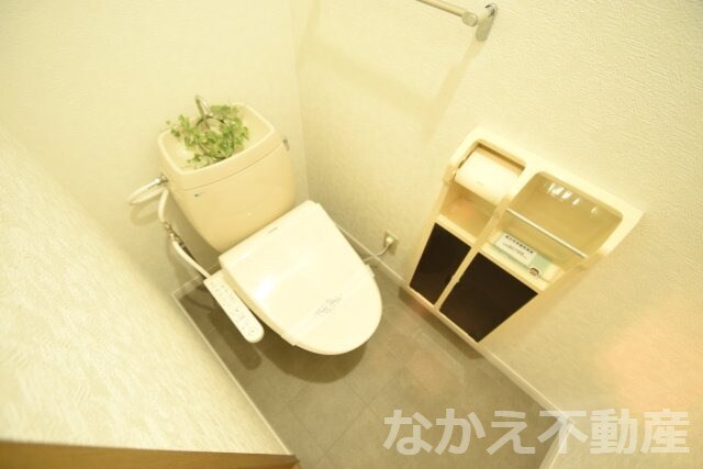 物件内観写真9　(シンプルで使いやすいトイレです)