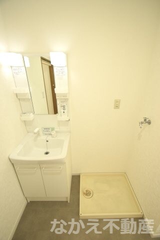 物件内観写真10　(忙しい朝には欠かせない洗面所です)