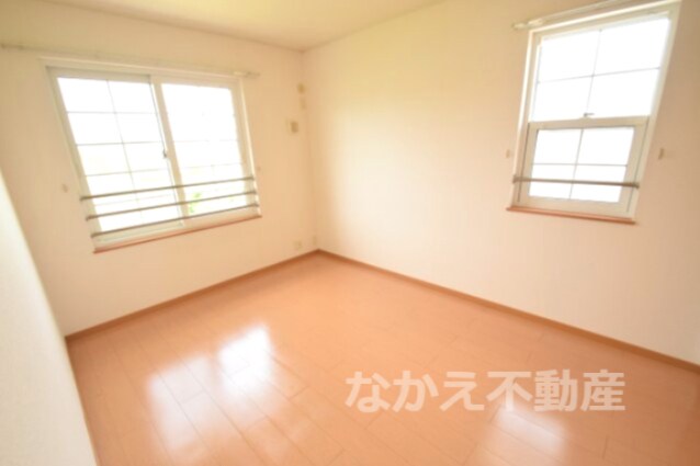 物件内観写真4　(使い勝手のいい寝室です)