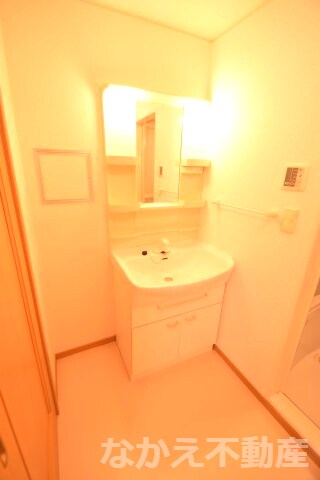 物件内観写真8　(使いやすい洗面所です)