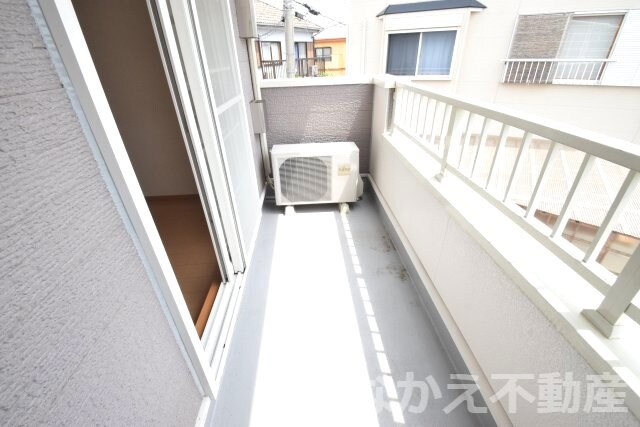 物件内観写真10　(外からの目が気にならないバルコニーで洗濯物が干せます)