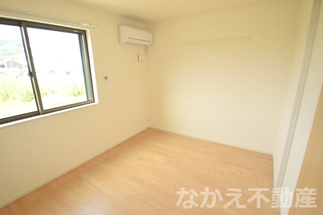 物件内観写真4　(使い勝手のいい寝室です)