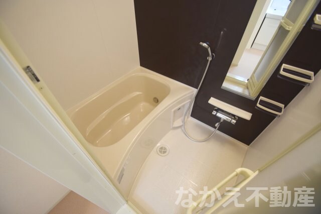 物件内観写真6　(コンパクトで使いやすいお風呂です)