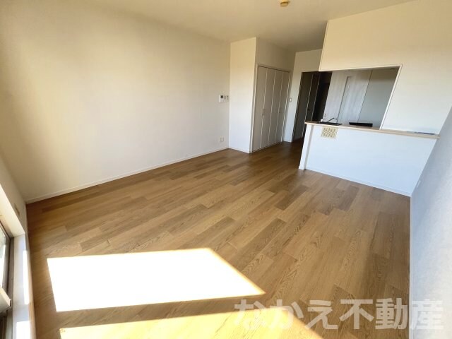 物件内観写真5　(コンパクトで使いやすい洋室です)