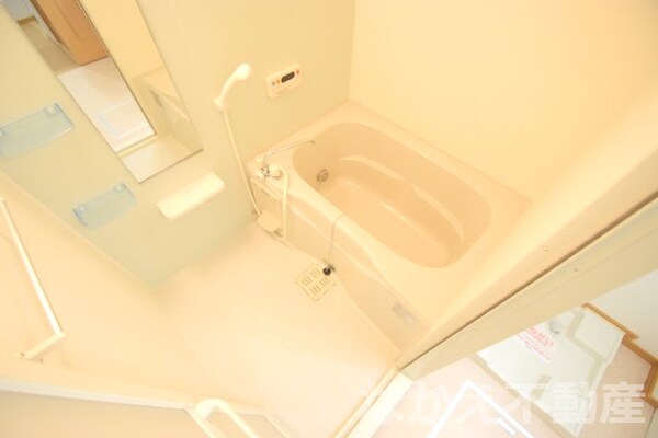 浴室(お風呂で日々の疲れを落としましょう)