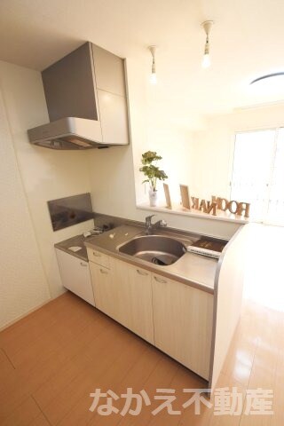 物件内観写真5　(コンパクトなキッチンで掃除もラクラク)