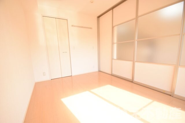 物件内観写真14　(落ち着いて過ごせるお部屋なので、寝室にいかがでしょうか)