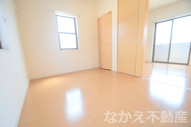 物件内観写真14　(ゆったりとしたリビングです)