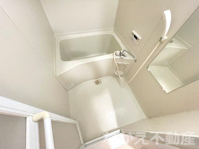 物件内観写真7　(日々の疲れを癒すお風呂付です)