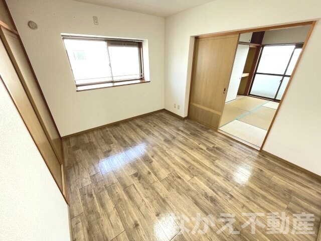 物件内観写真3　(使い勝手のいい寝室です)