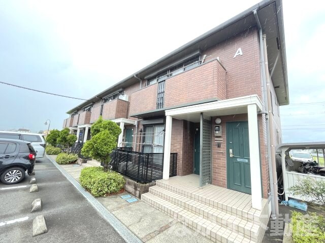 物件外観写真2　(物件の外観です)