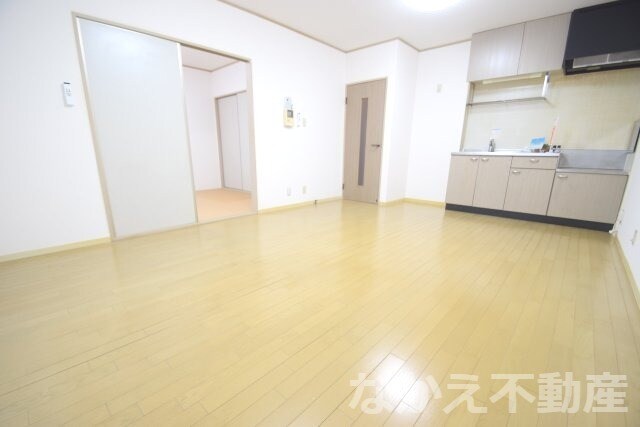 物件内観写真2　(居間です)