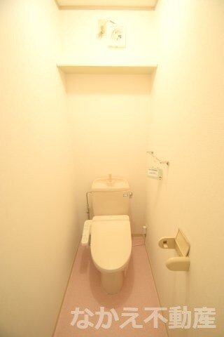 物件内観写真7　(落ち着いた色調のトイレです)