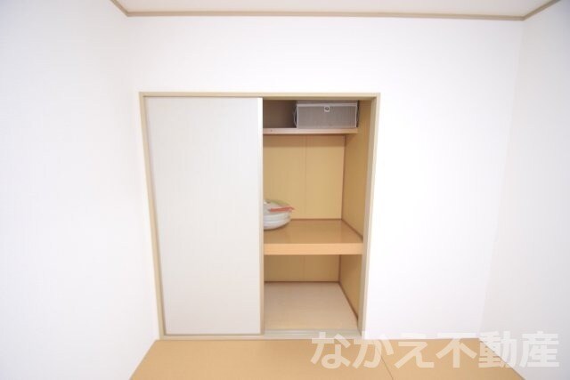物件内観写真11　(便利な収納スペースです)