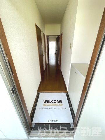 物件内観写真9　(収納もある玄関です)