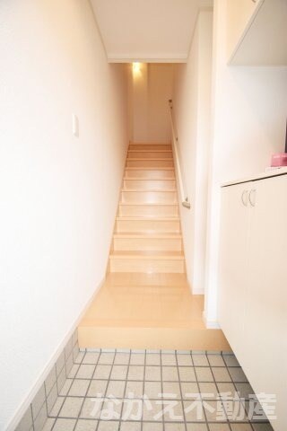 物件内観写真10　(きれいな玄関です)