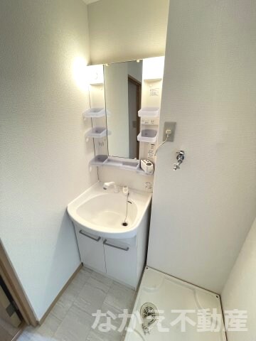 物件内観写真8　(使いやすい洗面所です)