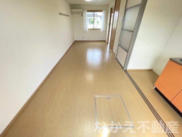 物件内観写真14　(個人の部屋や寝室として使える洋室です)