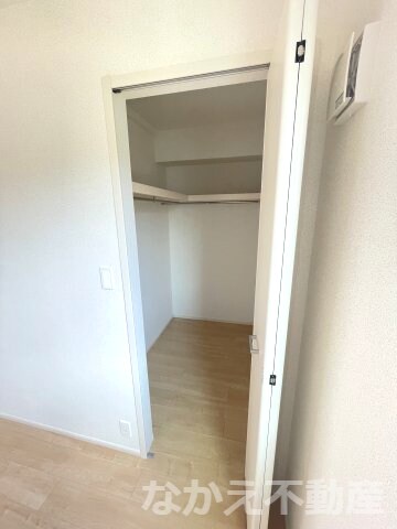 物件内観写真11　(収納豊富です)