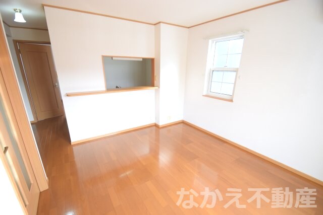 物件内観写真2　(使いやすいリビングです)