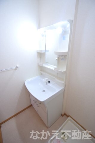 物件内観写真7　(忙しい朝には欠かせない洗面所です)