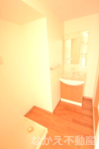 物件内観写真7　(使いやすい洗面所です)